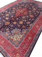 Item 73: Fine Hand-Knotted Sarouk Kashan Area Rug – Timeless Elegance in Navy & Crimson - Image 3