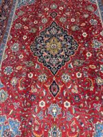 Traditional Hand-Knotted Persian Sarouk Rug – High-Contrast Central Medallion Floral Design | Item 170 - Image 6